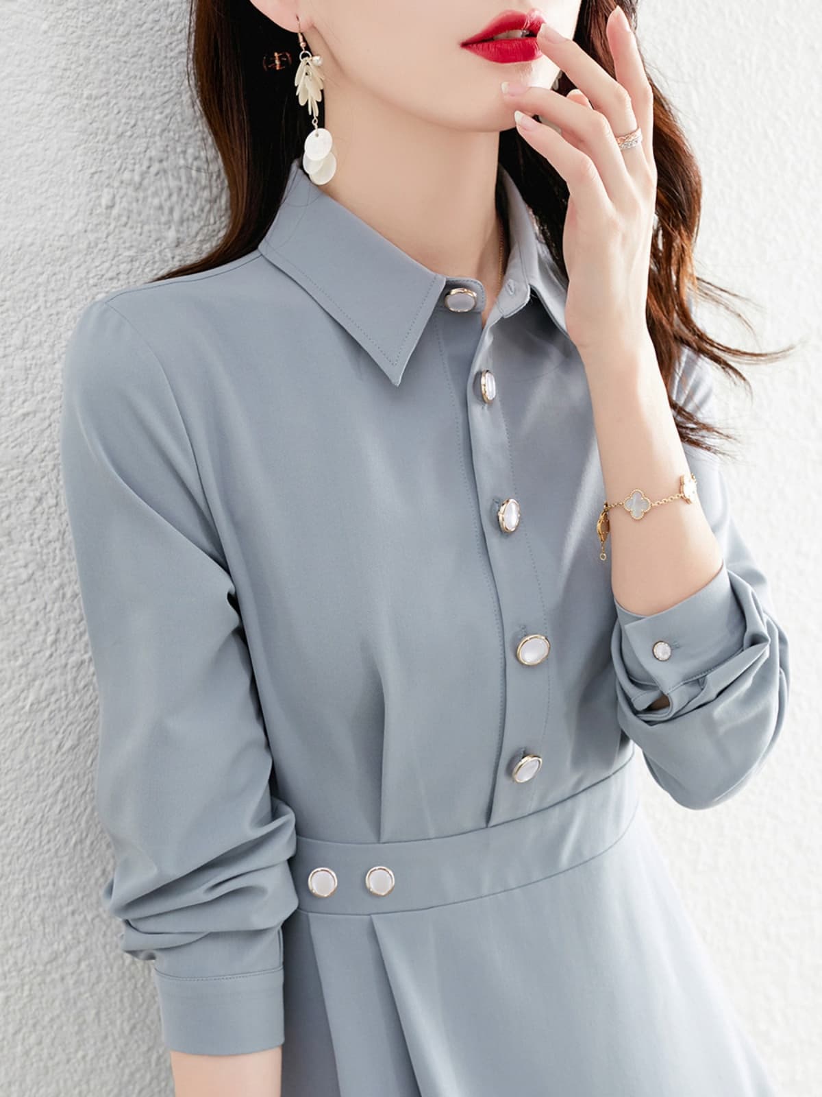 品よくきまる、大人の襟付きロングワンピース｜デート服