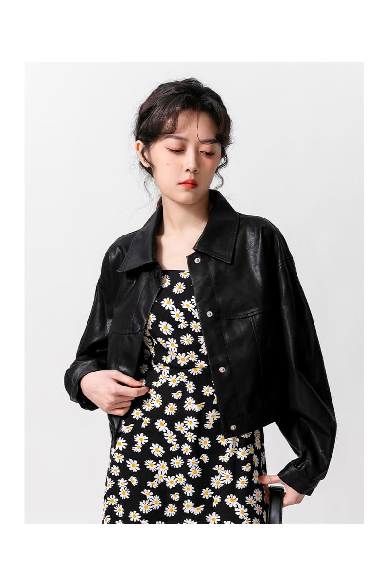 デート服 クロップド丈レザージャケット