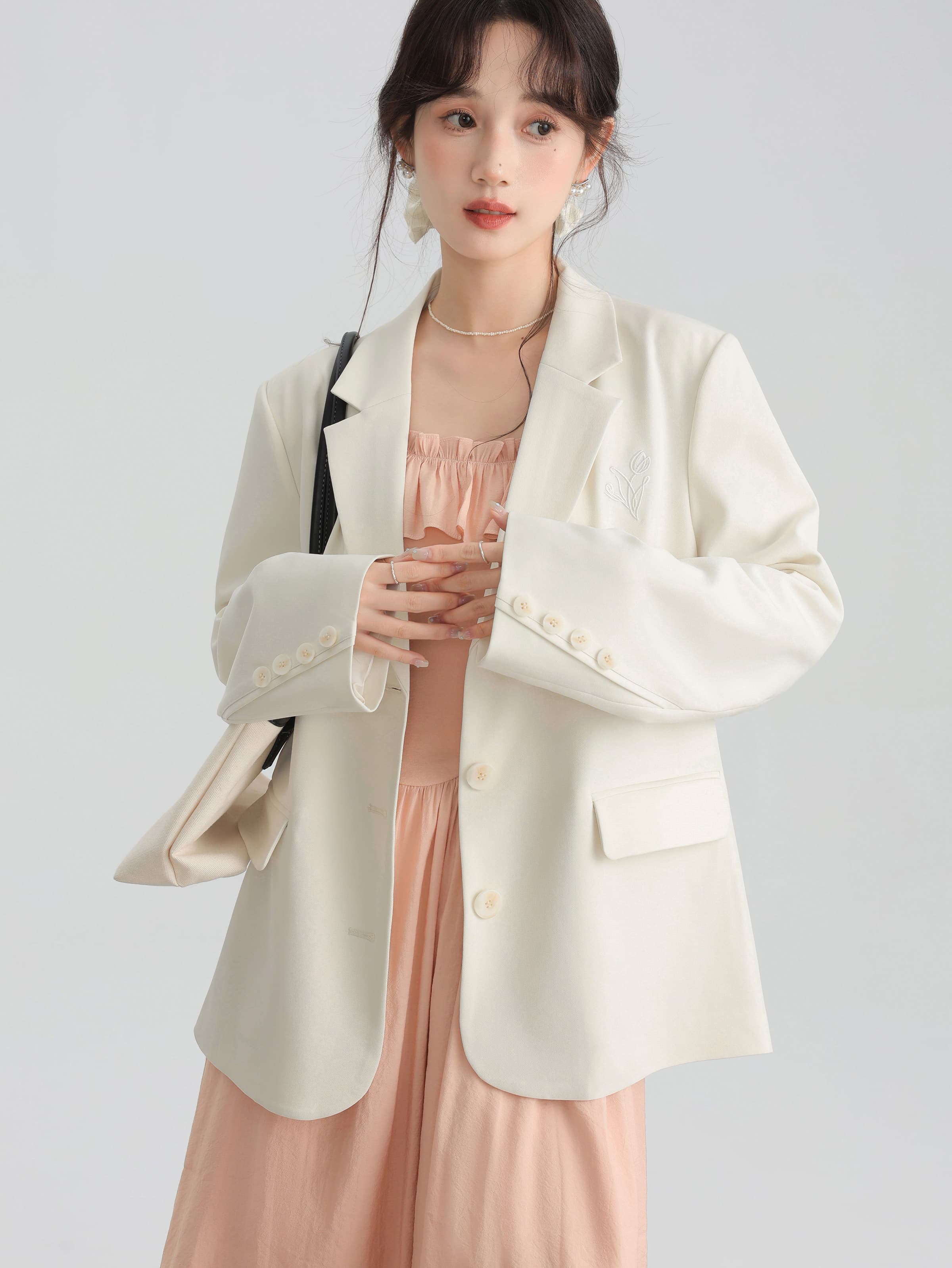 エンブロイダリーテーラードジャケット｜デート服