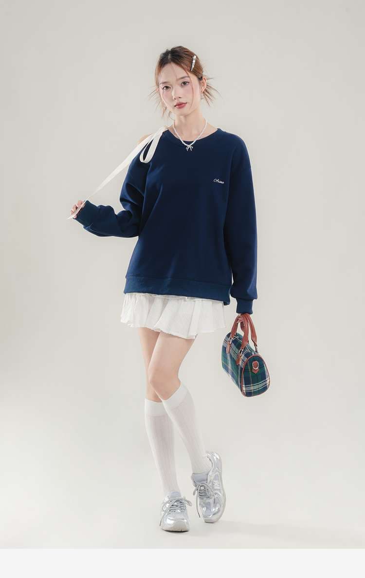 リボンアクセント付きスウェットトップス｜デート服
