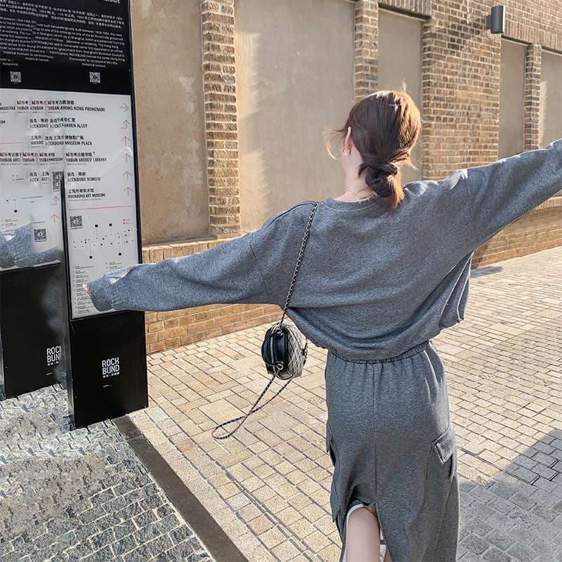 スウェットトレーナー＋スカート セットアップ｜デート服