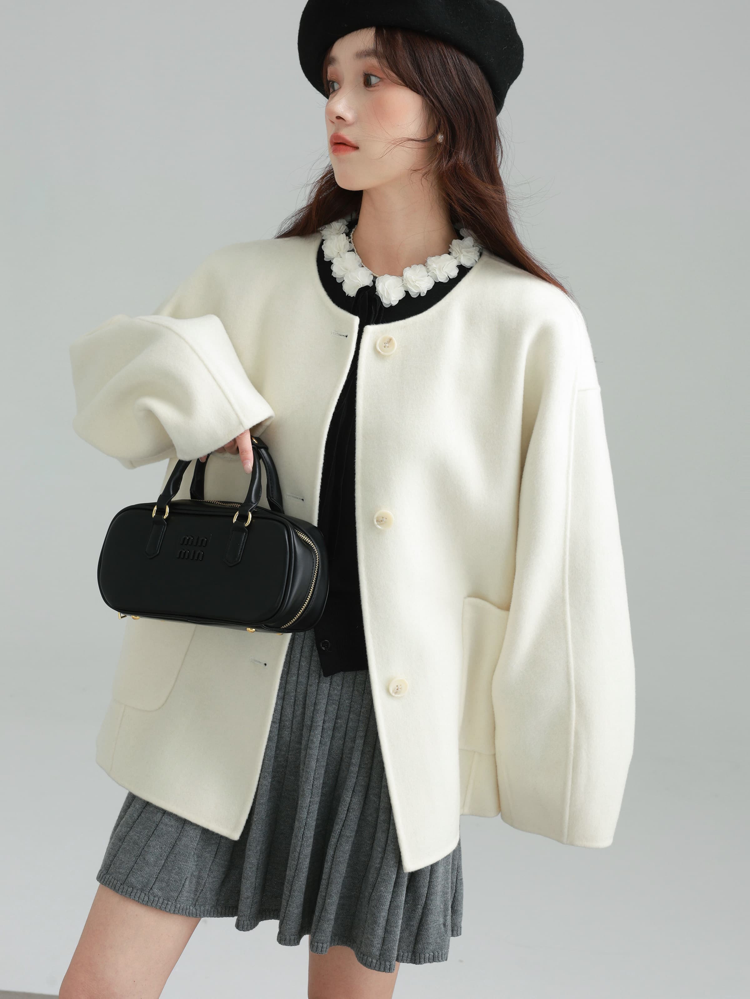 ノーカラーシンプルウールコート｜デート服