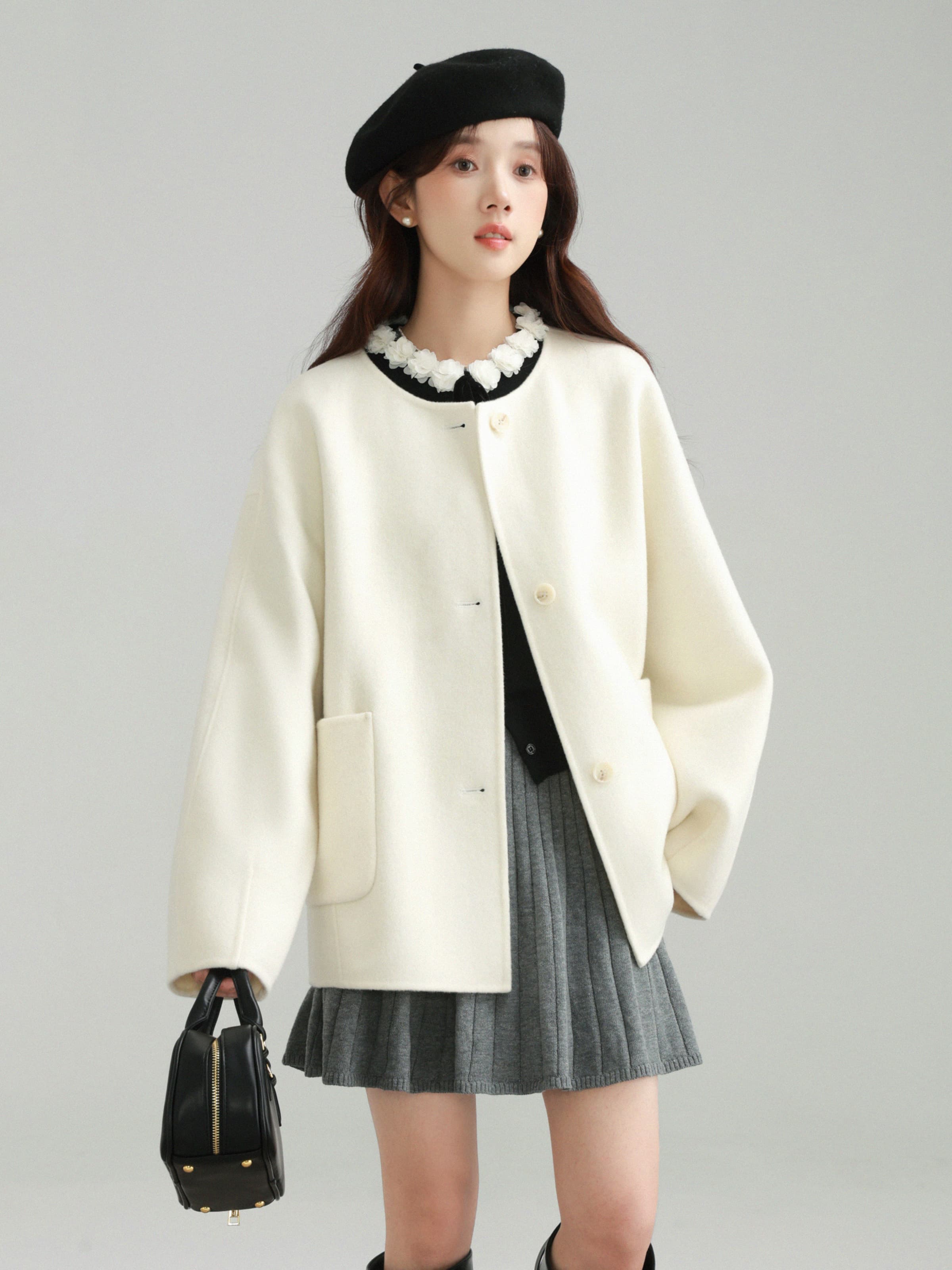 ノーカラーシンプルウールコート｜デート服
