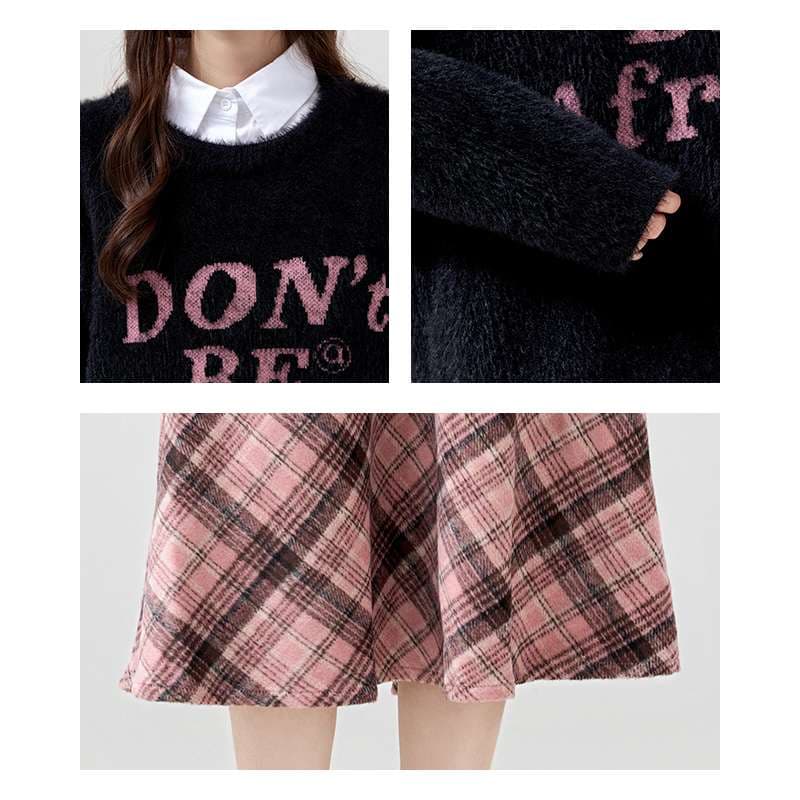 メッセージニットプルオーバー/ピンクチェックスカート｜デート服