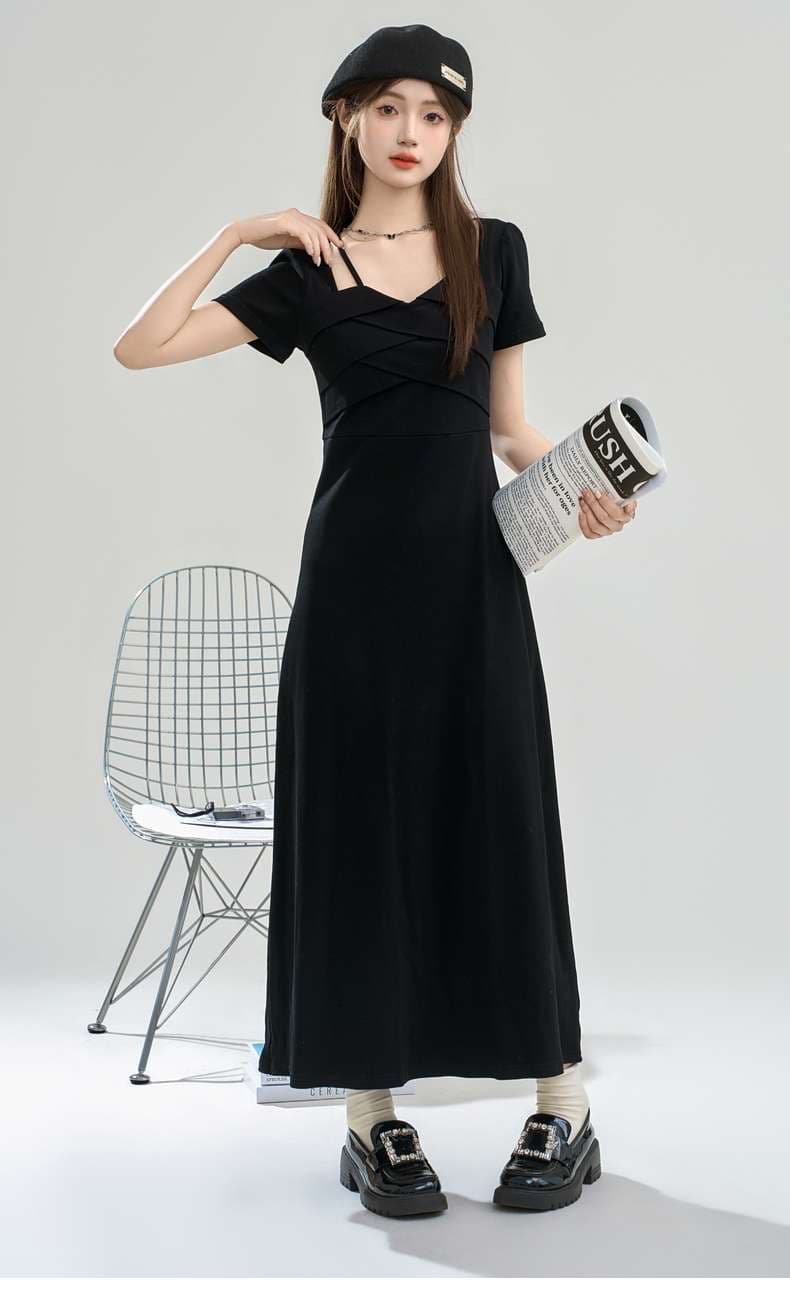 シンプル優雅ロングワンピース｜デート服