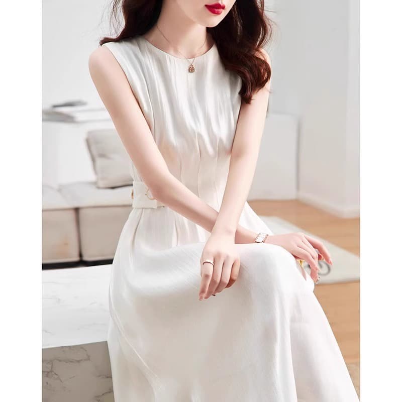 エレガントノースリーブワンピース｜デート服