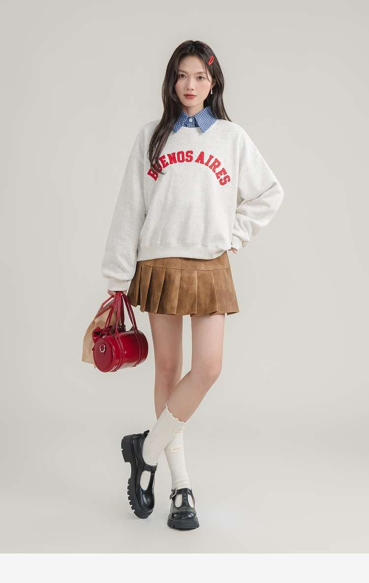 ロゴ刺繍スウェット｜デート服