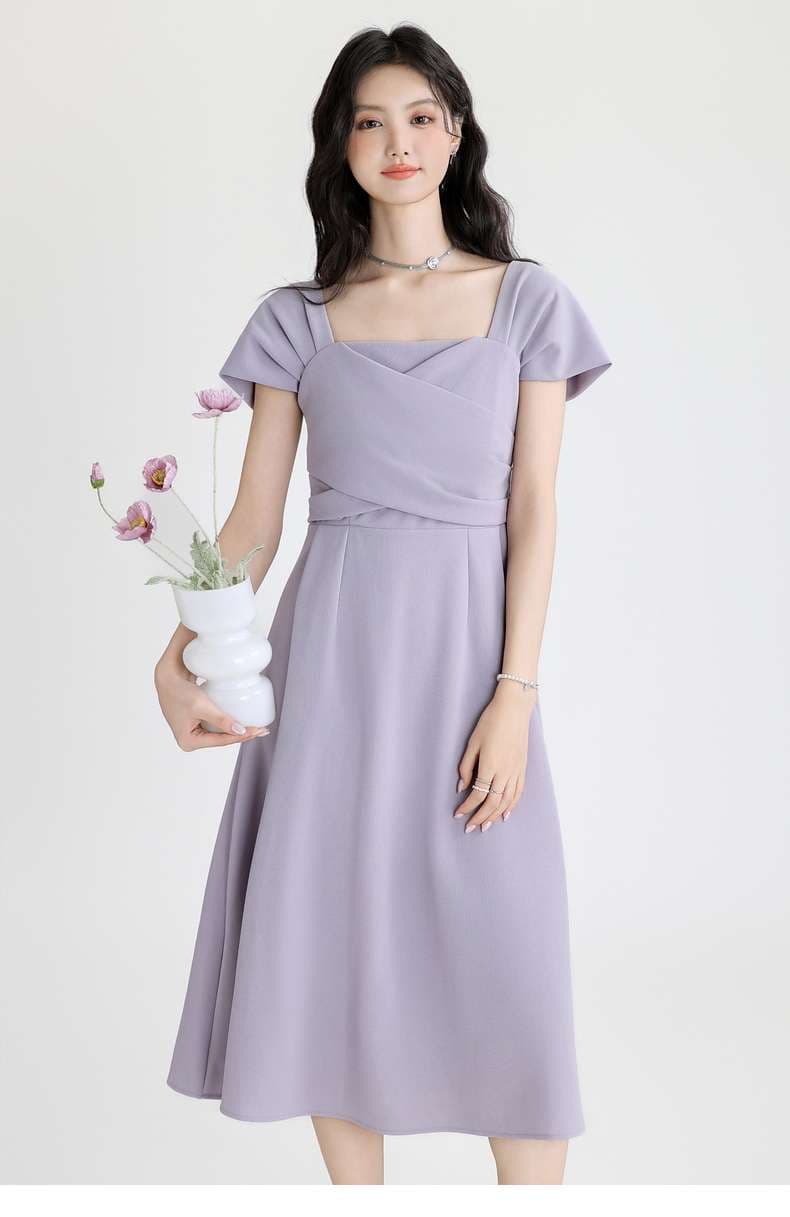 ドレープネックラインワンピース｜デート服