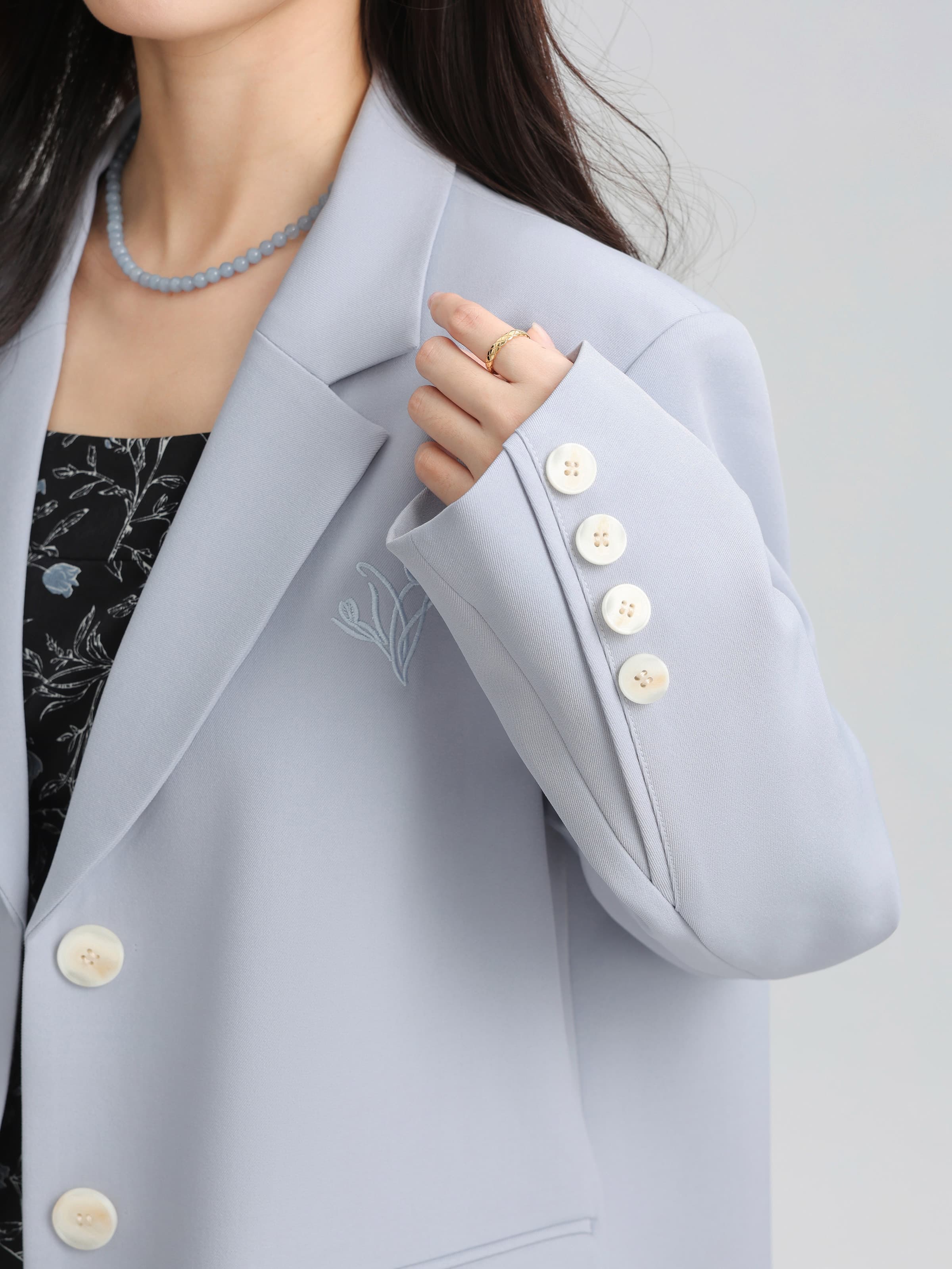 エンブロイダリーテーラードジャケット｜デート服