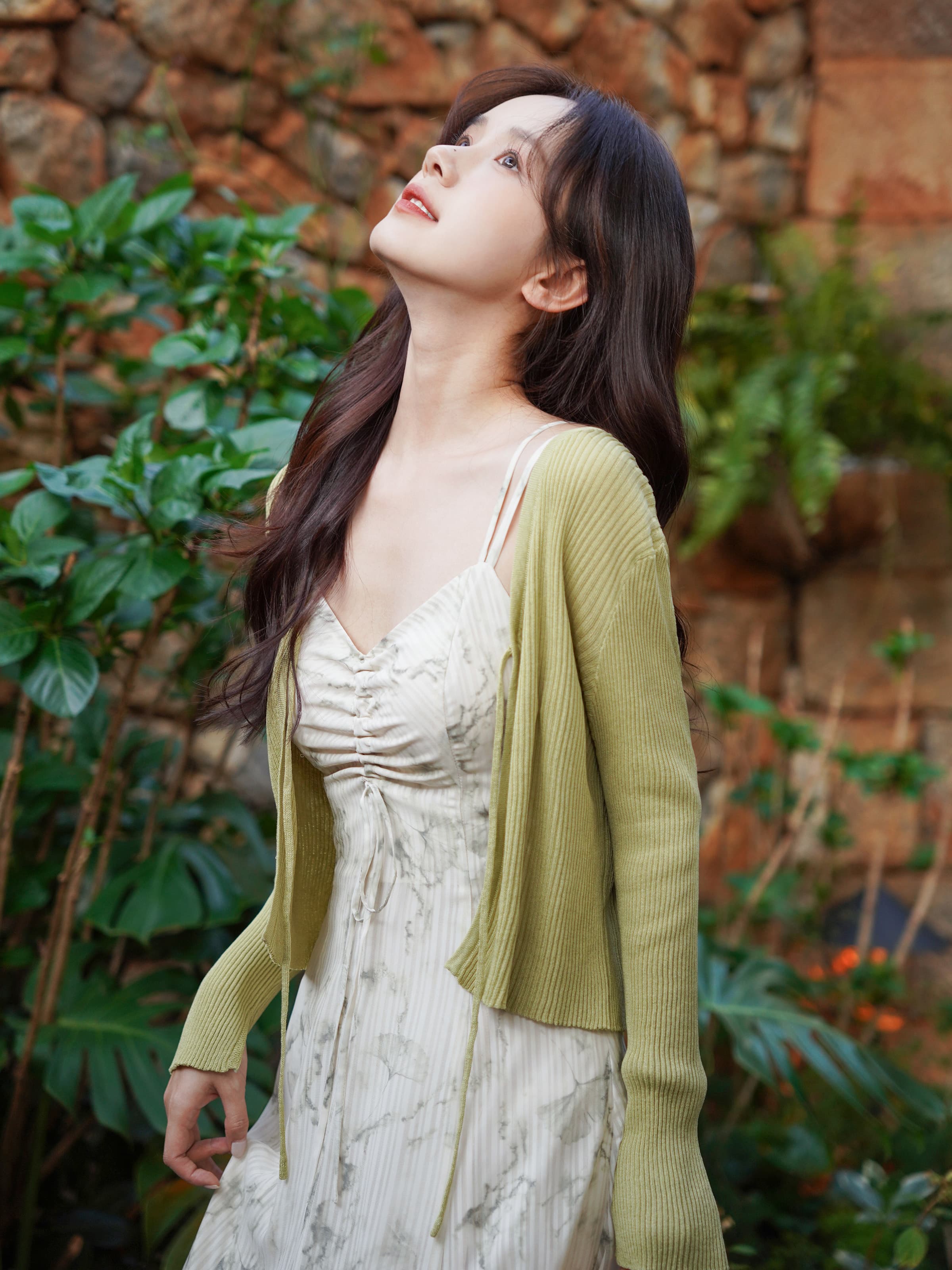 バッククロスキャミワンピース＆リブカーディガンセット｜デート服