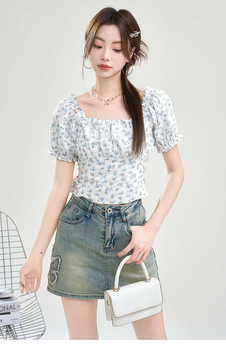 フェミニンフローラルトップス｜デート服