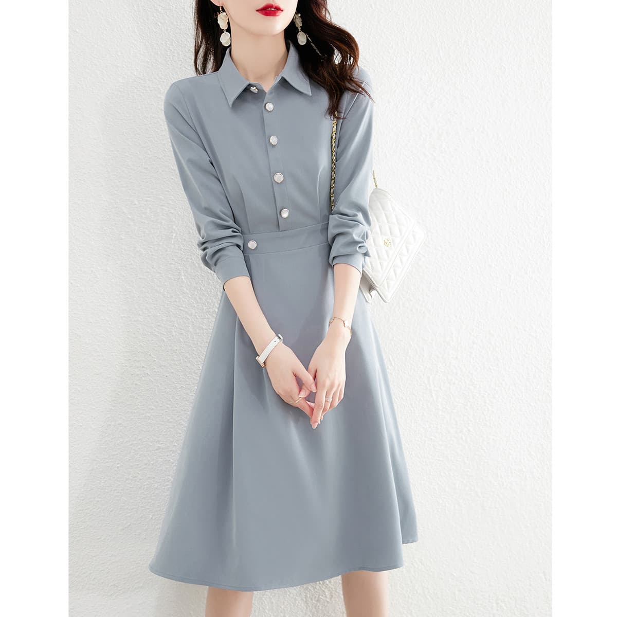 品よくきまる、大人の襟付きロングワンピース｜デート服