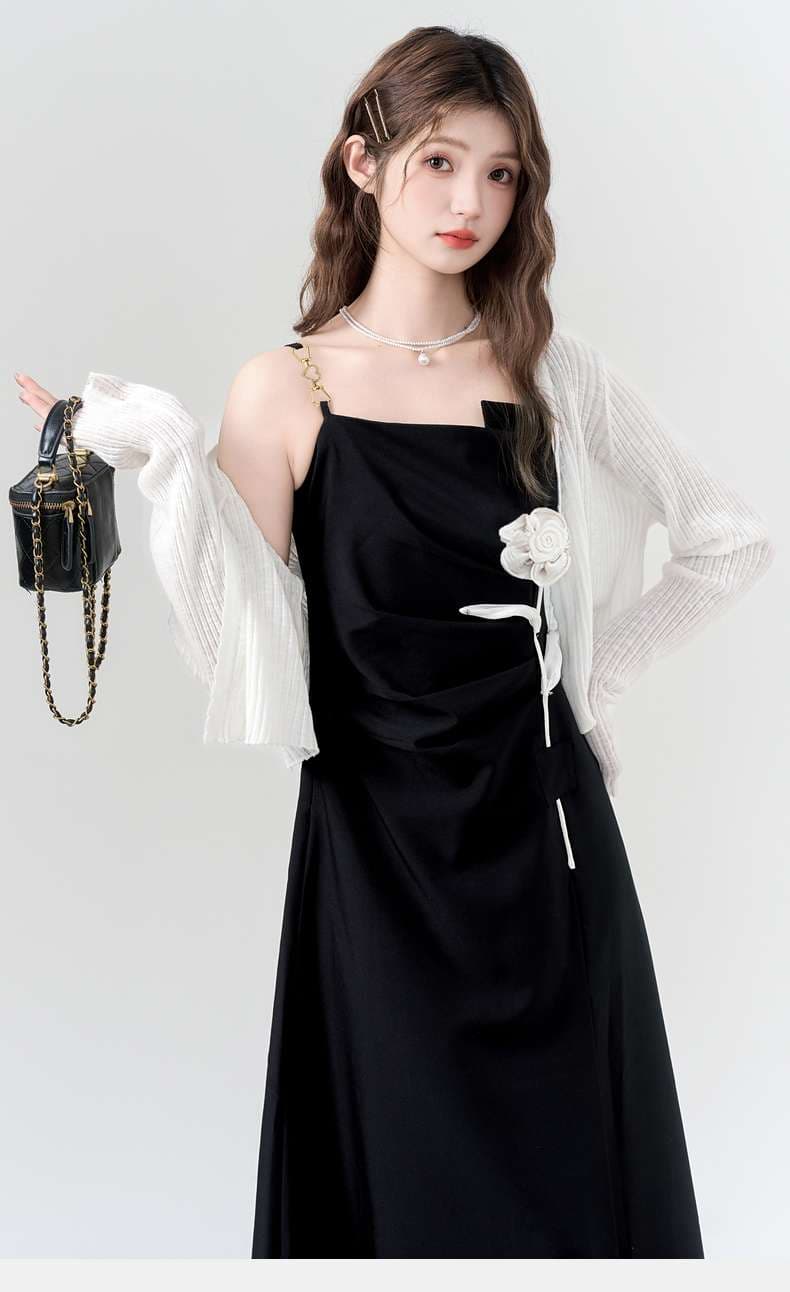 花モチーフ付きキャミワンピース｜デート服