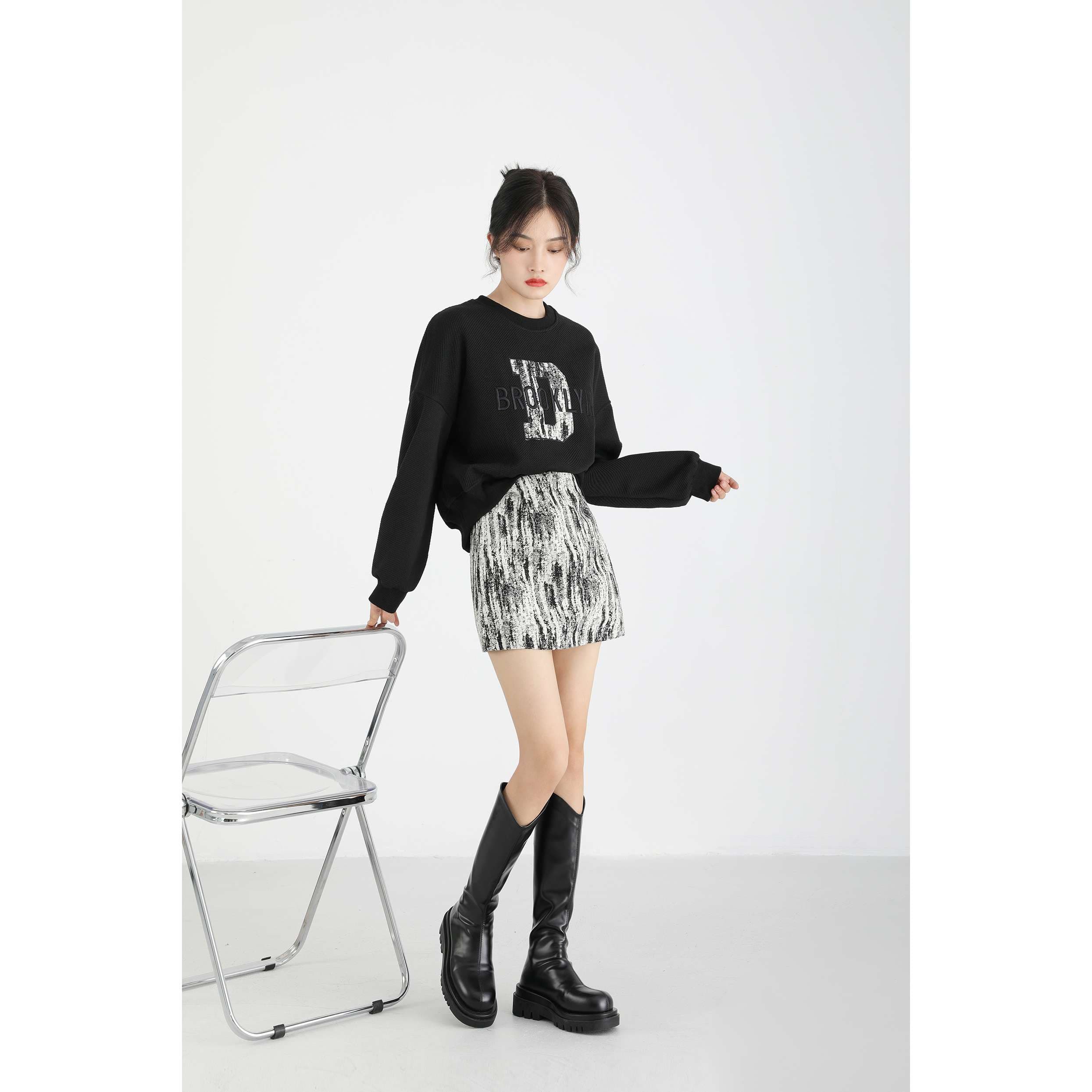 ロゴ入りセットアップ｜デート服