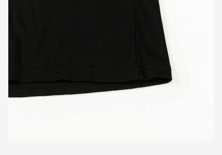 プリーツヘムジャンパースカート＆ブラックトップスセット｜デート服