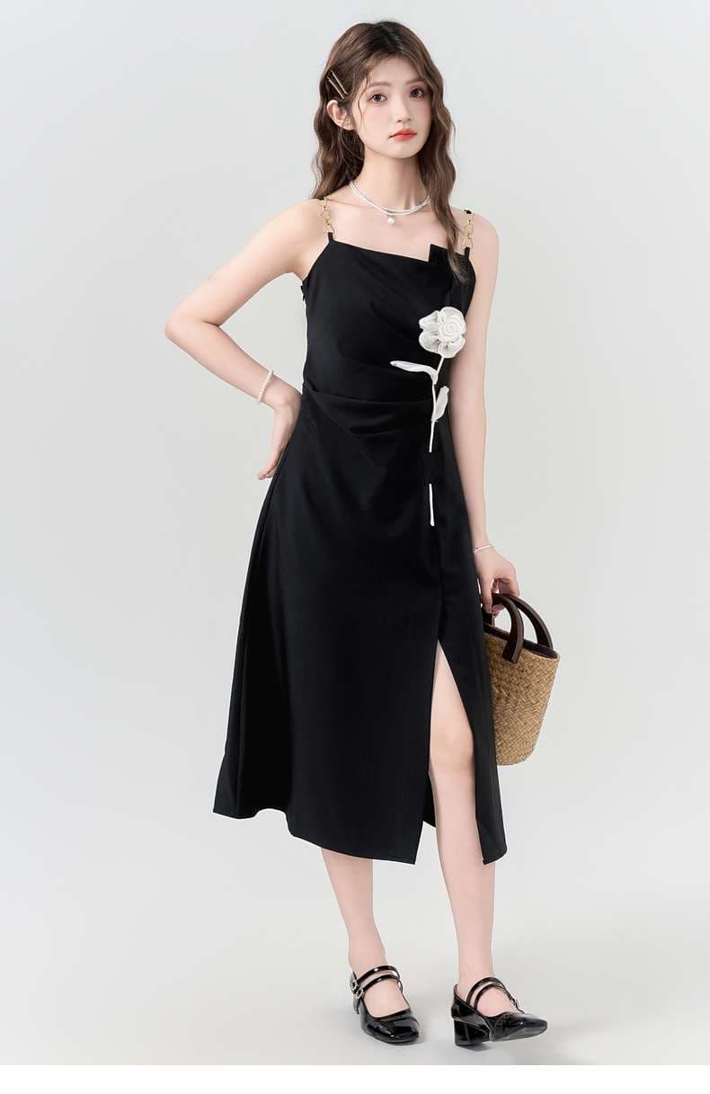 花モチーフ付きキャミワンピース｜デート服