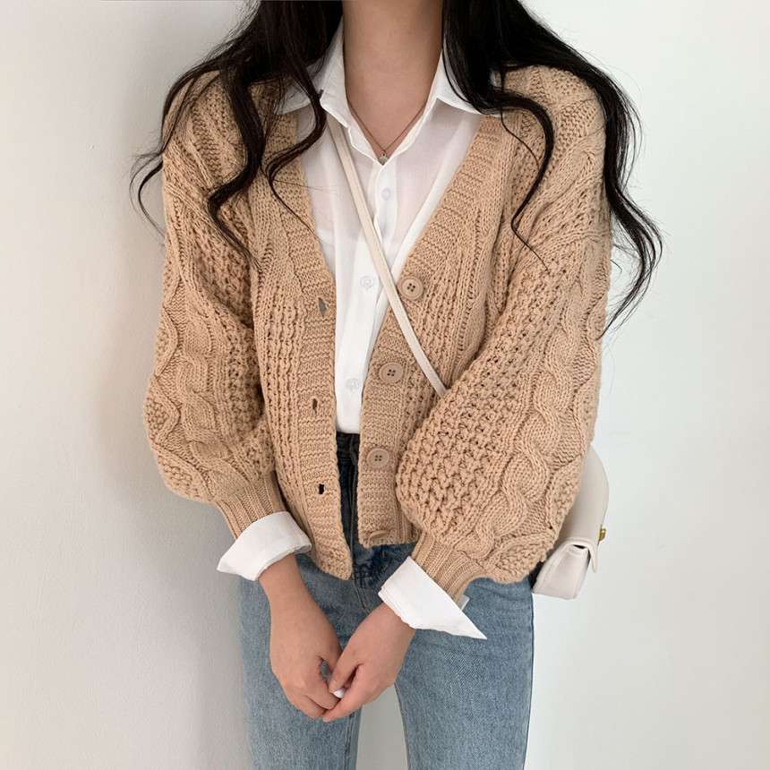 ケーブル編みカーディガン｜デート服