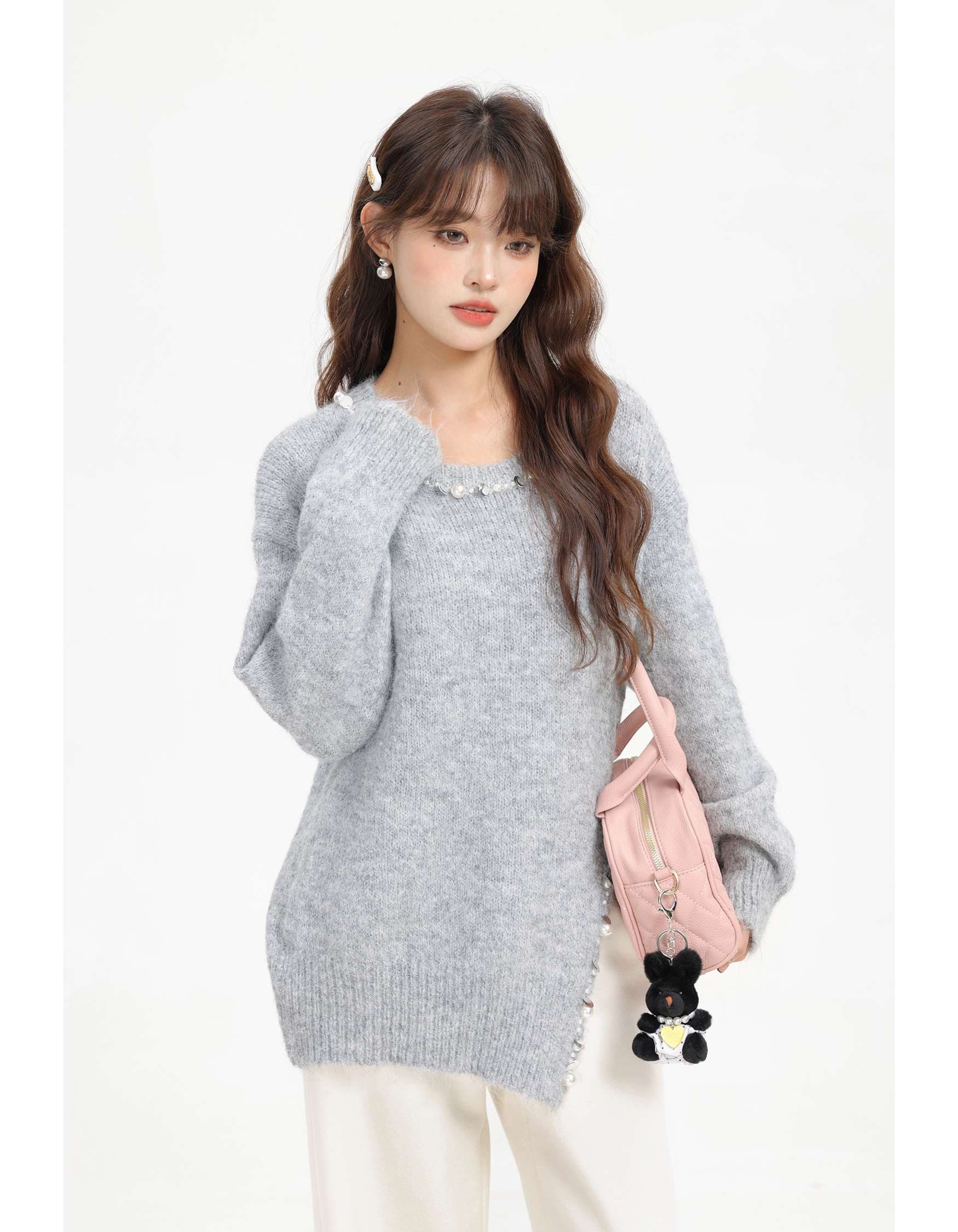 パールディテールアシンメトリーニット｜デート服