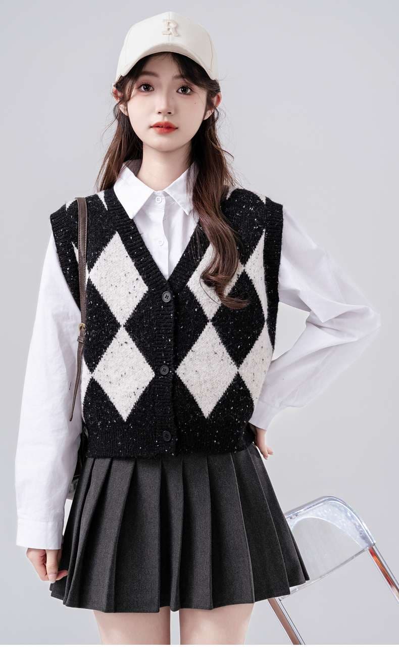 学生風アーガイルニットベスト｜デート服