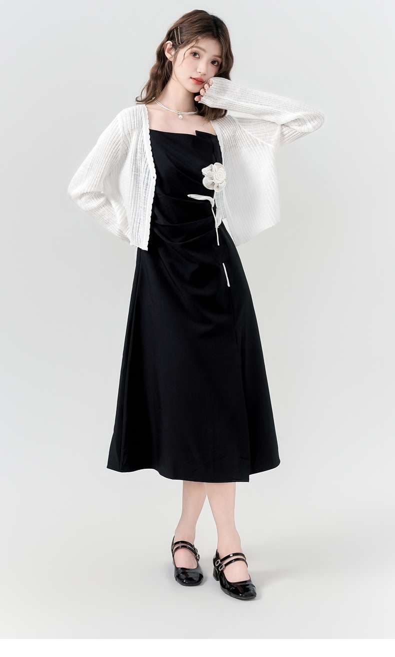 花モチーフ付きキャミワンピース｜デート服