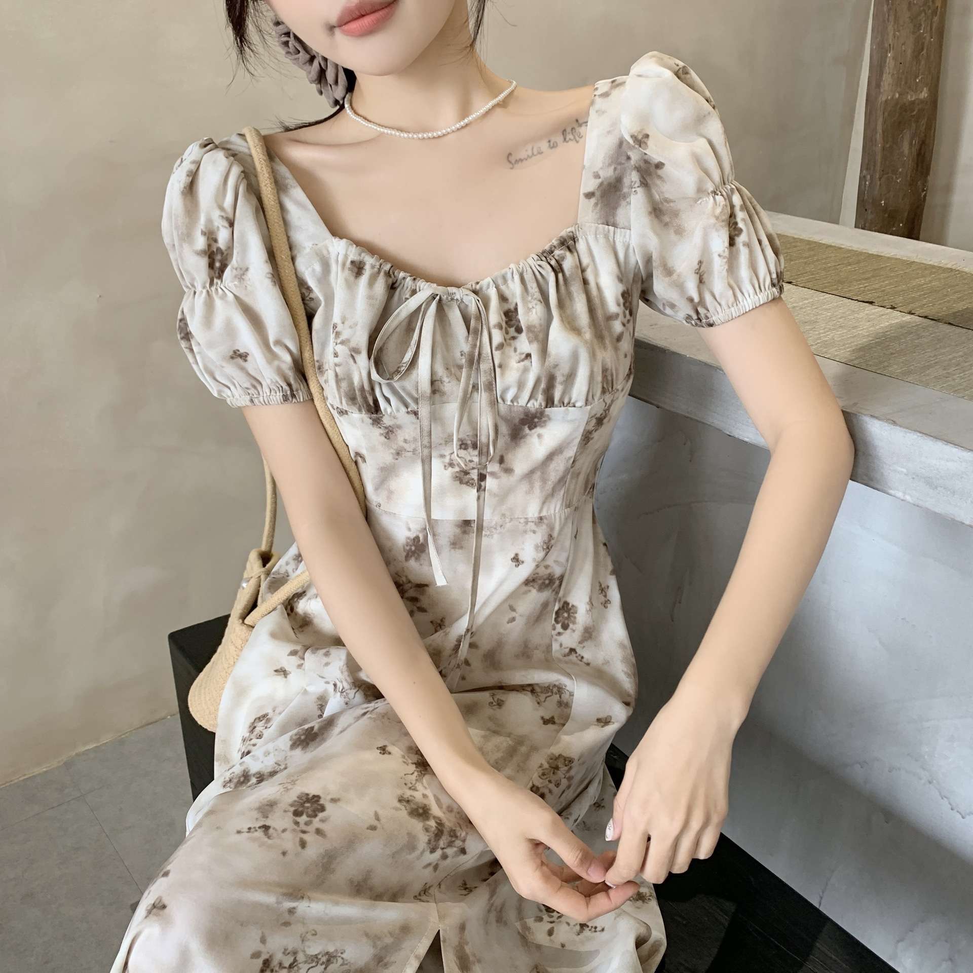 フリル袖花柄ワンピース｜デート服