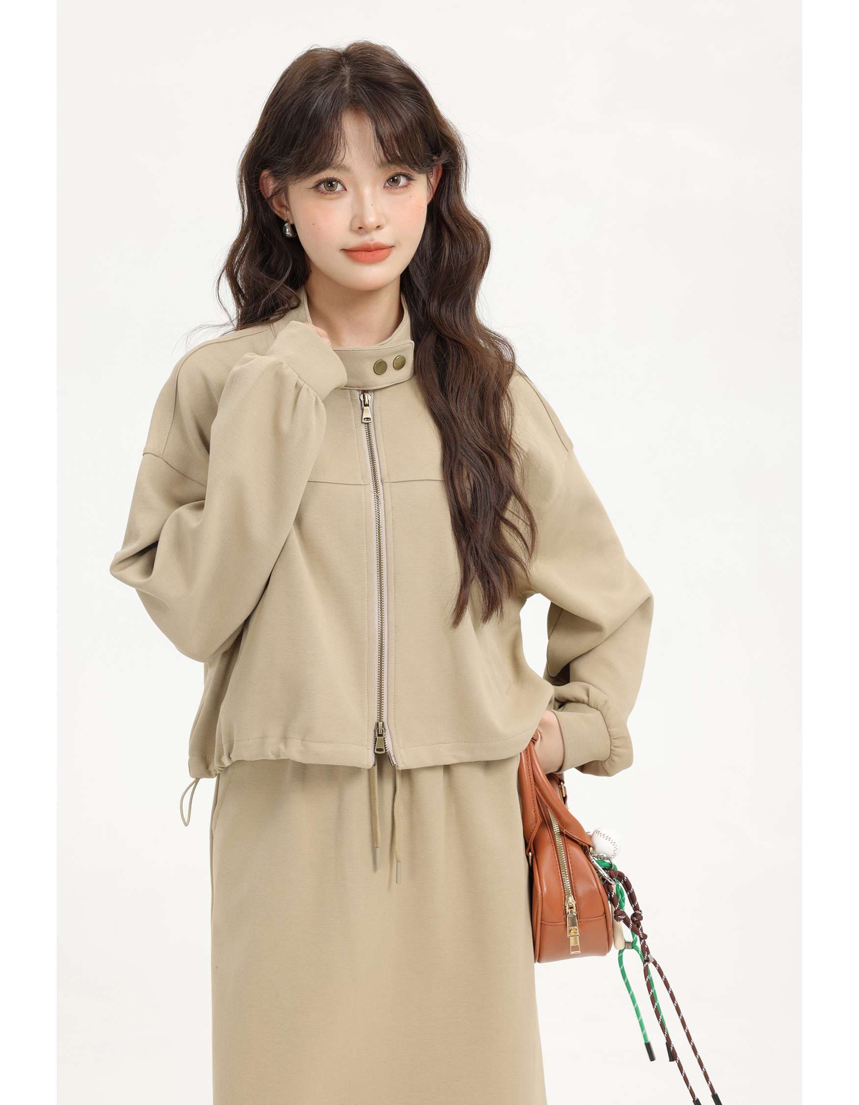 ハイネックジップアップスウェットセットアップ｜デート服