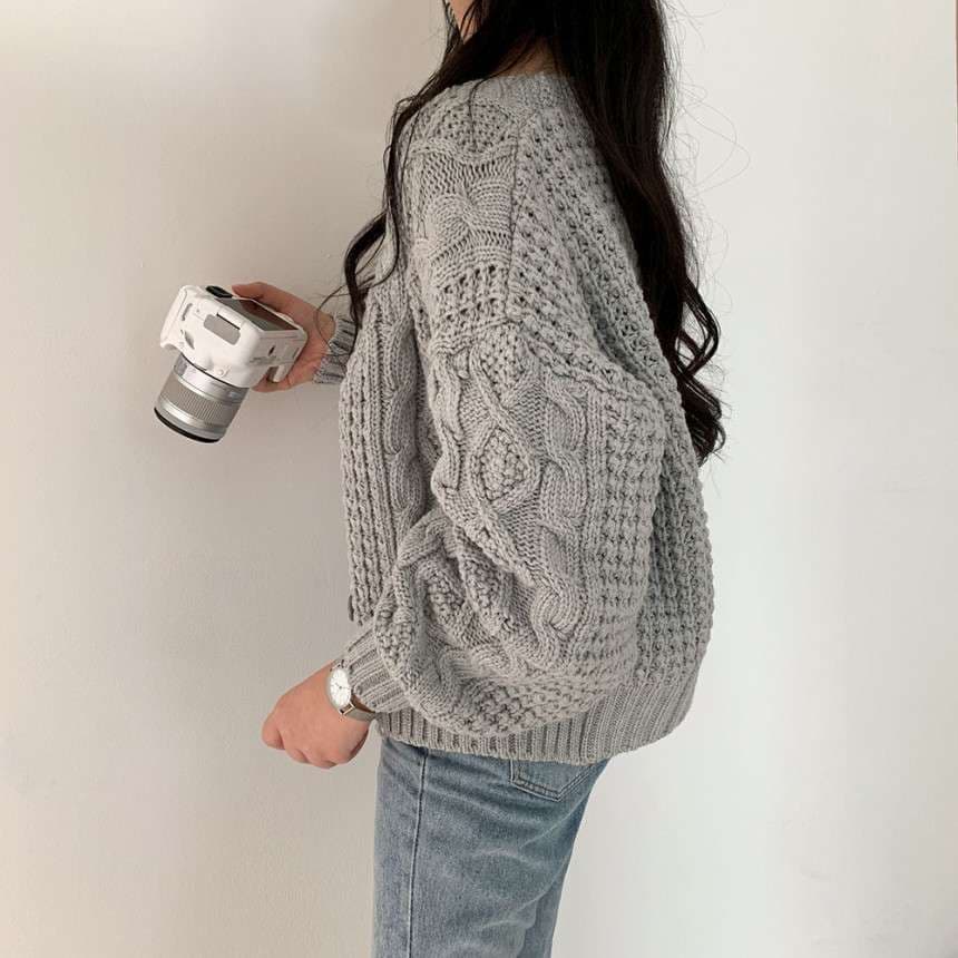 ケーブル編みカーディガン｜デート服