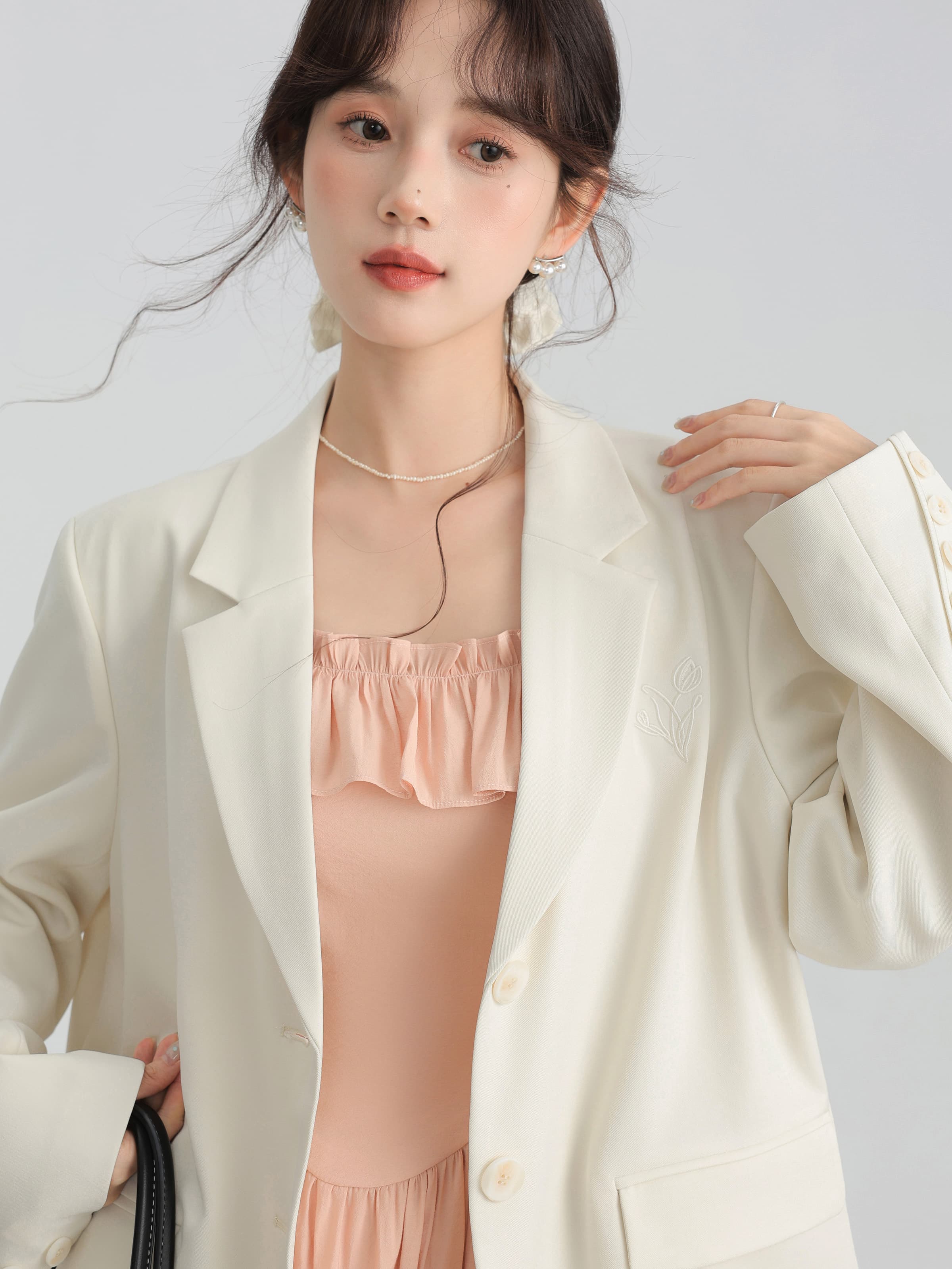 エンブロイダリーテーラードジャケット｜デート服