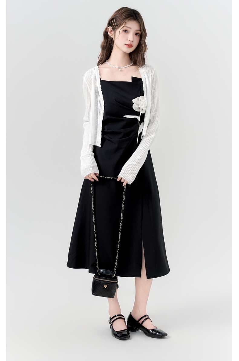 花モチーフ付きキャミワンピース｜デート服