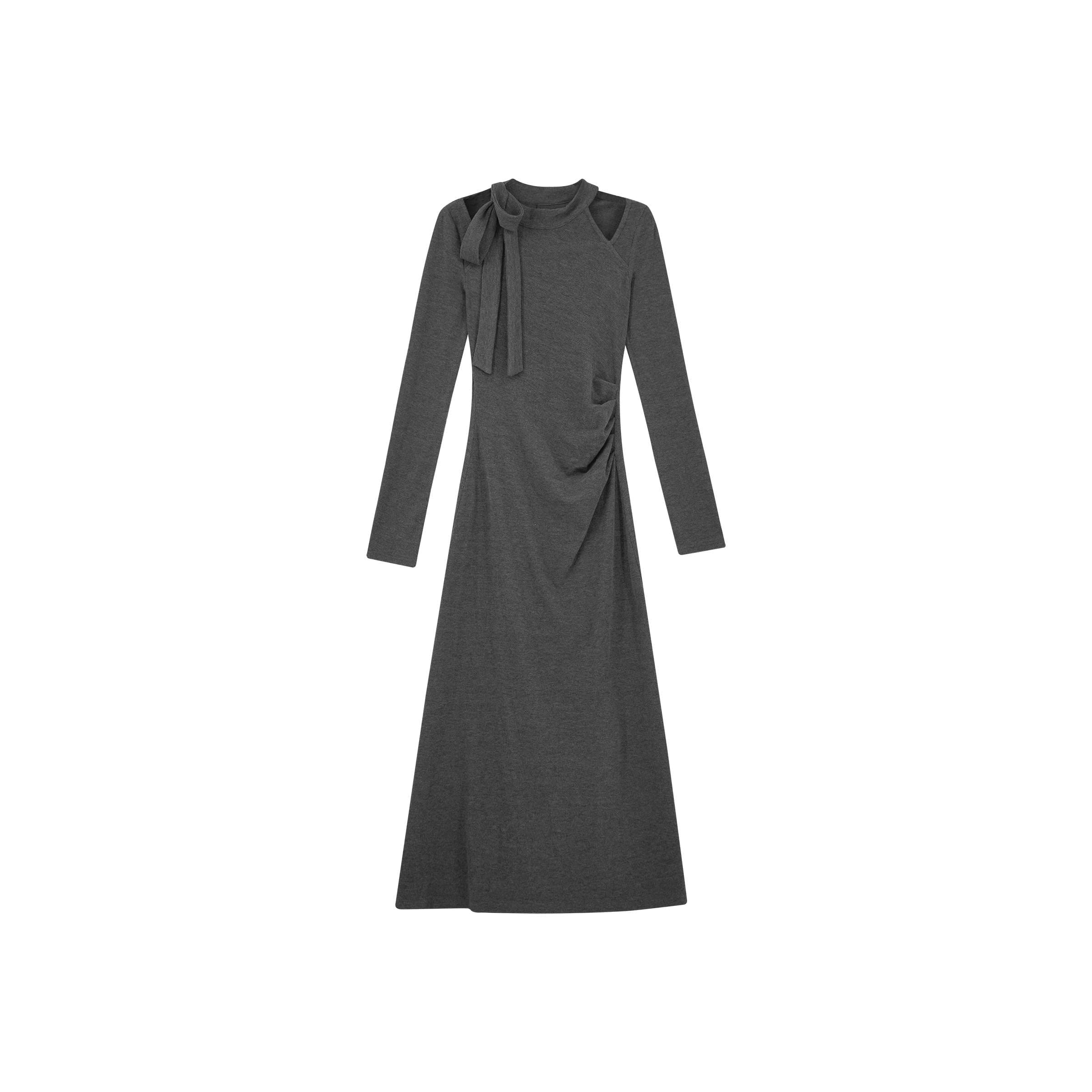 上品シルエットで大人の色気を添える、アシンメトリーネックリボンワンピース｜デート服