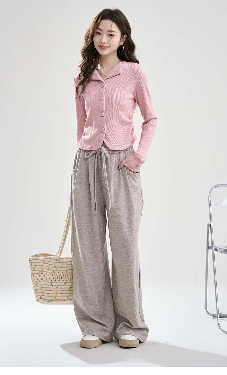 上品さと着心地のよさを叶える、リブニットカーディガン｜デート服