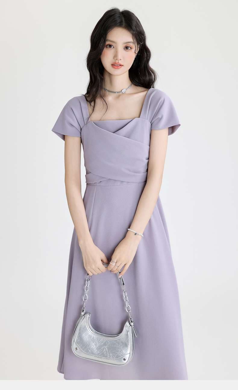 ドレープネックラインワンピース｜デート服