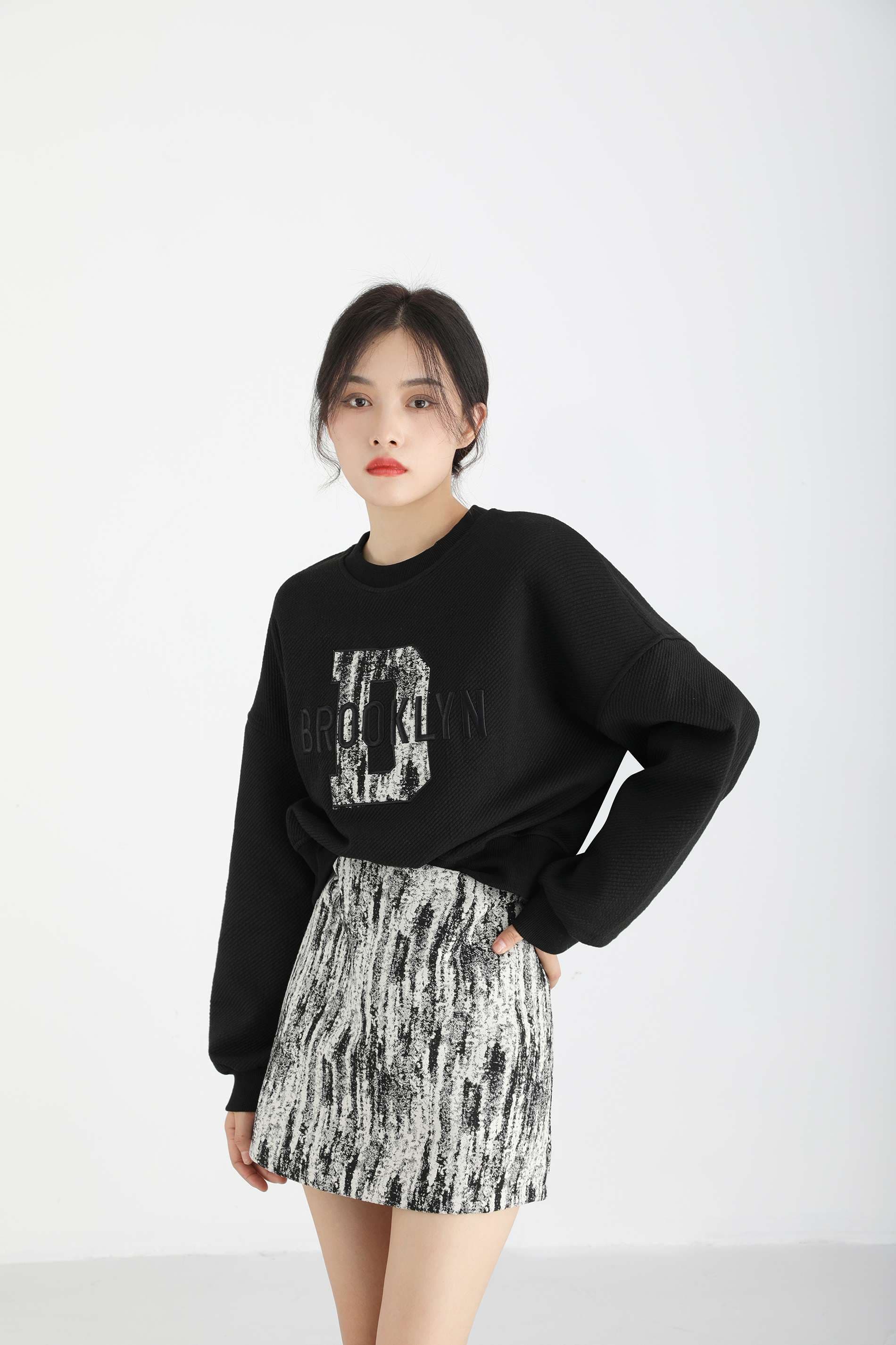 ロゴ入りセットアップ｜デート服