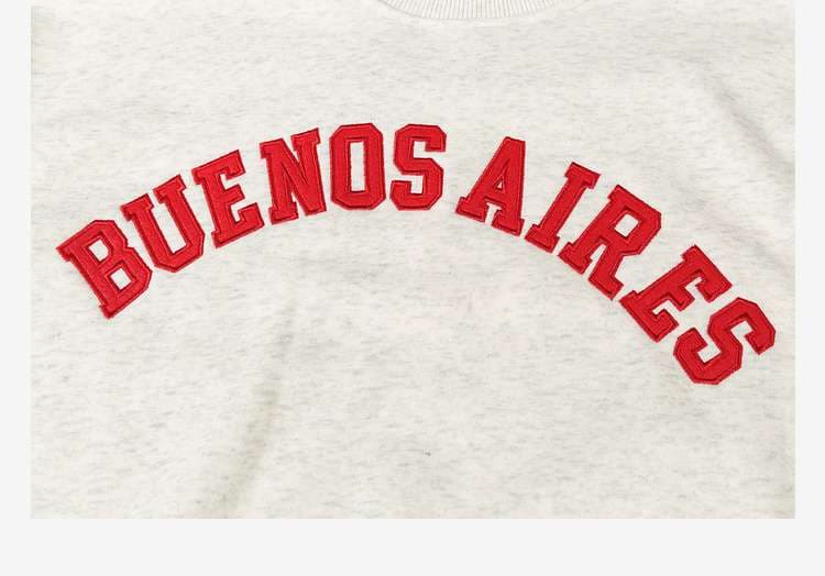 ロゴ刺繍スウェット｜デート服