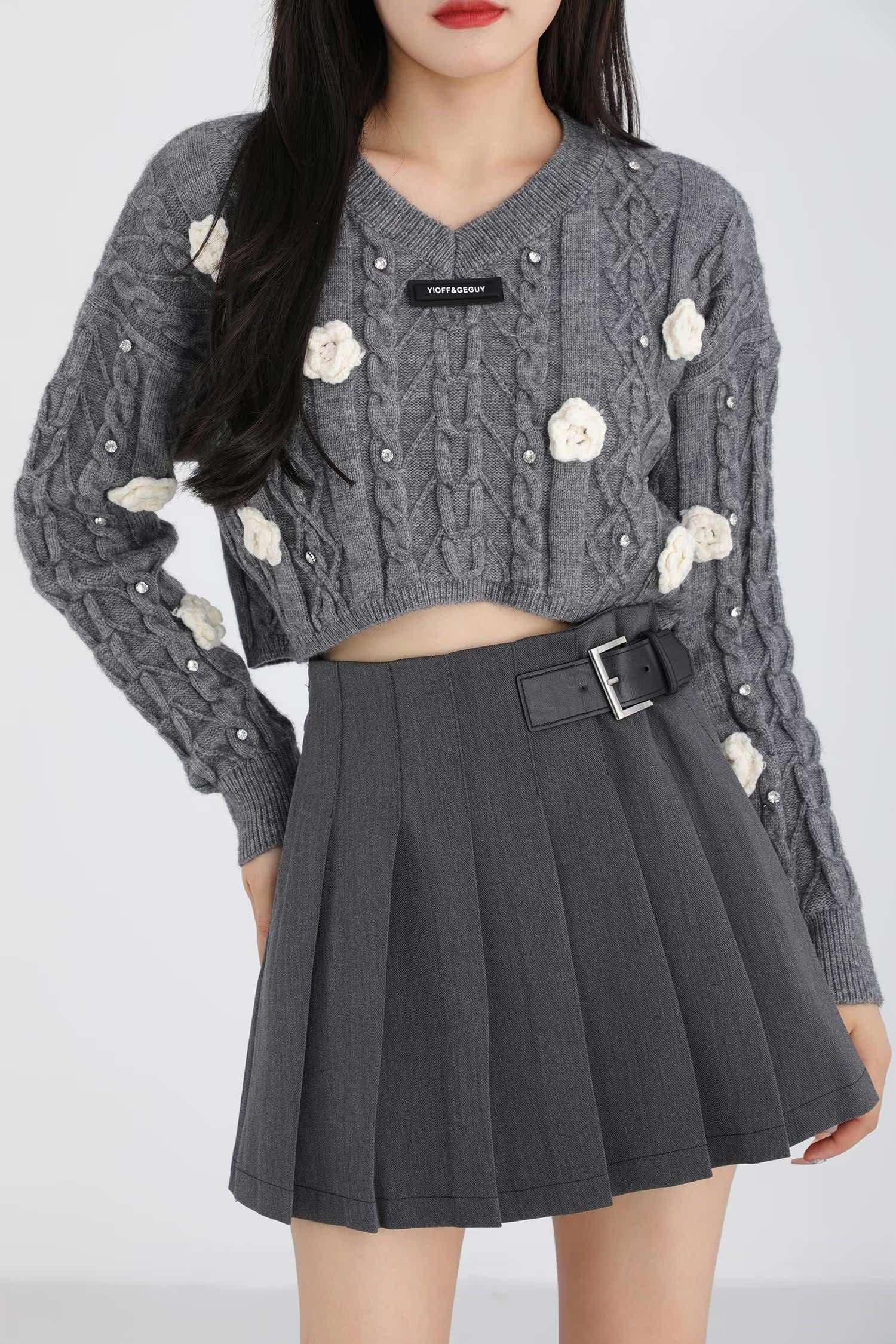 フェミニンな花柄パール装飾セーター｜デート服
