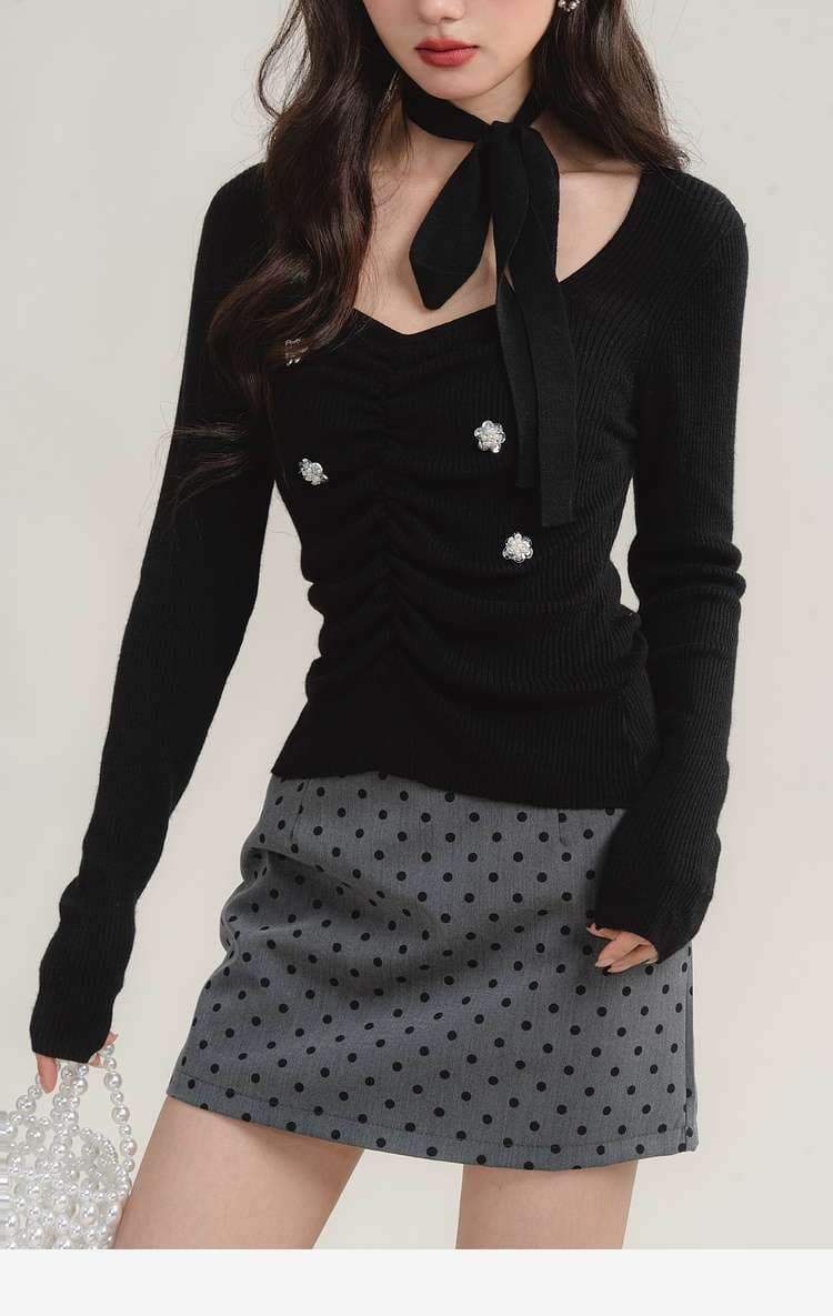 フラワーボタン付きギャザーニットトップス｜デート服