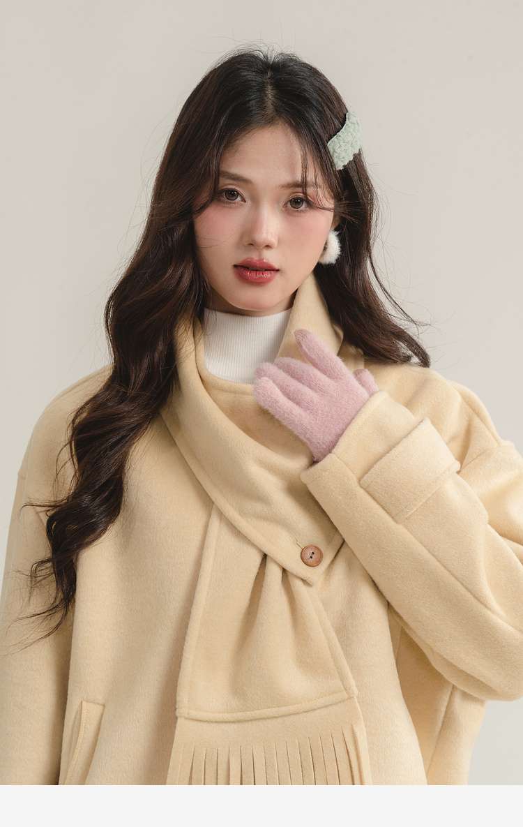 マフラー付きショートコート｜デート服