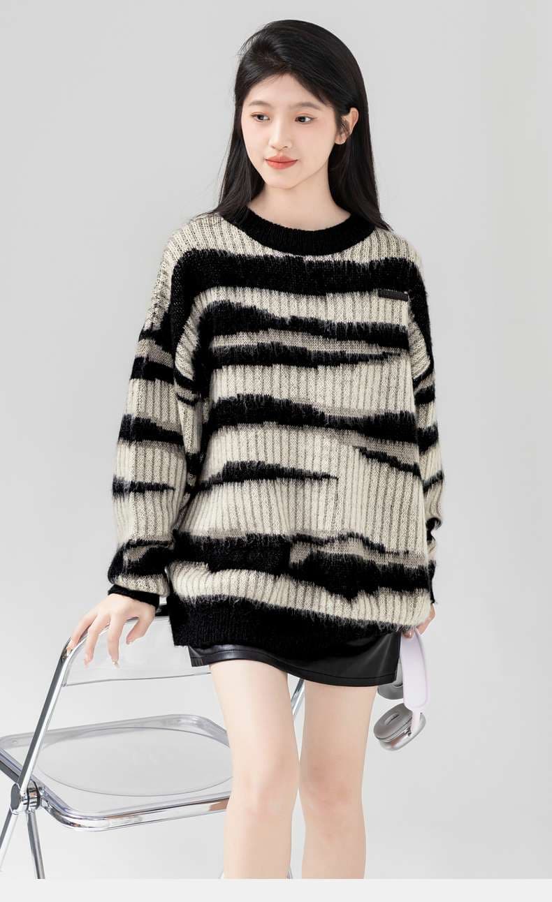 モコモコ縞模様ニットセーター｜デート服