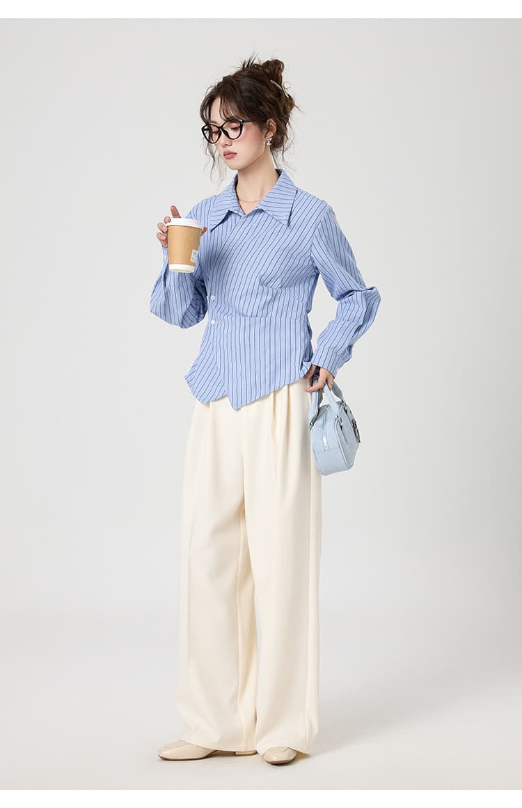 タックデザインが映える、アシンメトリーストライプシャツ｜デート服