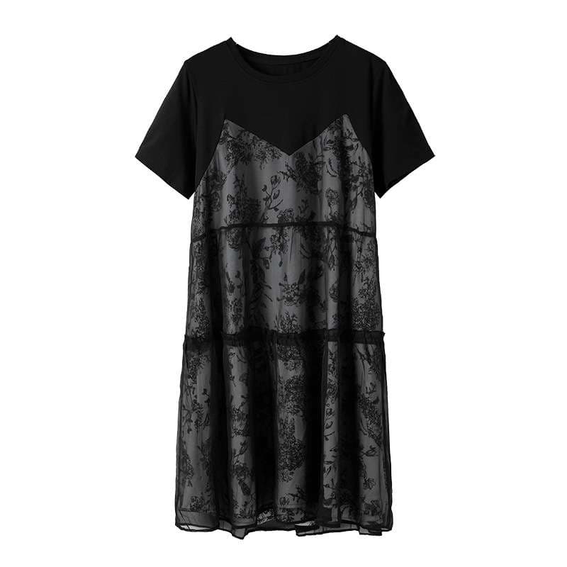 透け感と花柄で魅せる、ドルマンスリーブ重ね着風ワンピース｜デート服