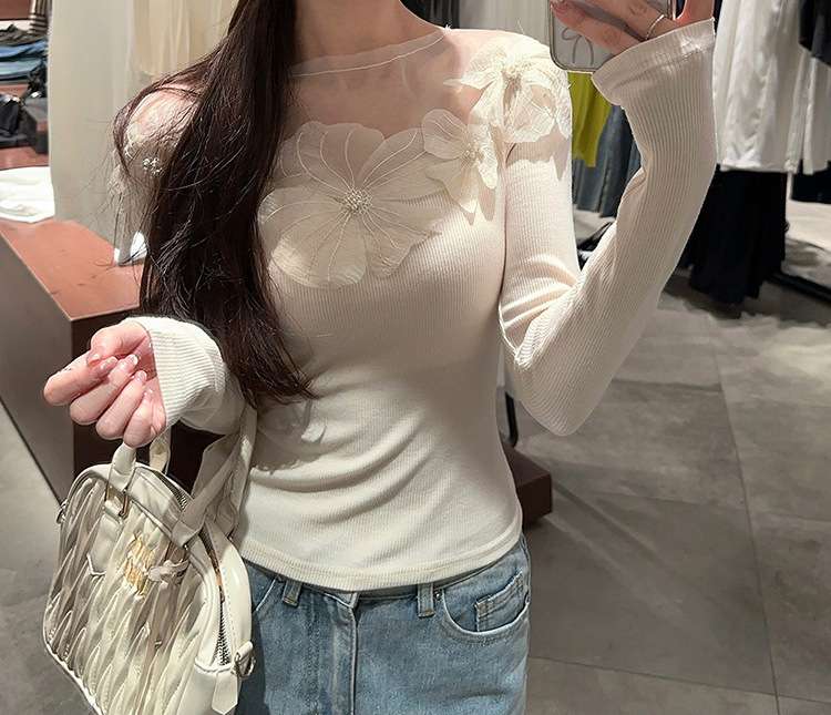 花柄メッシュ装飾オフショルダーニット｜デート服