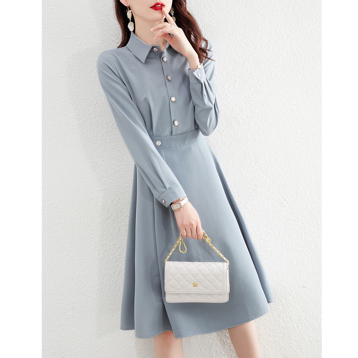 品よくきまる、大人の襟付きロングワンピース｜デート服