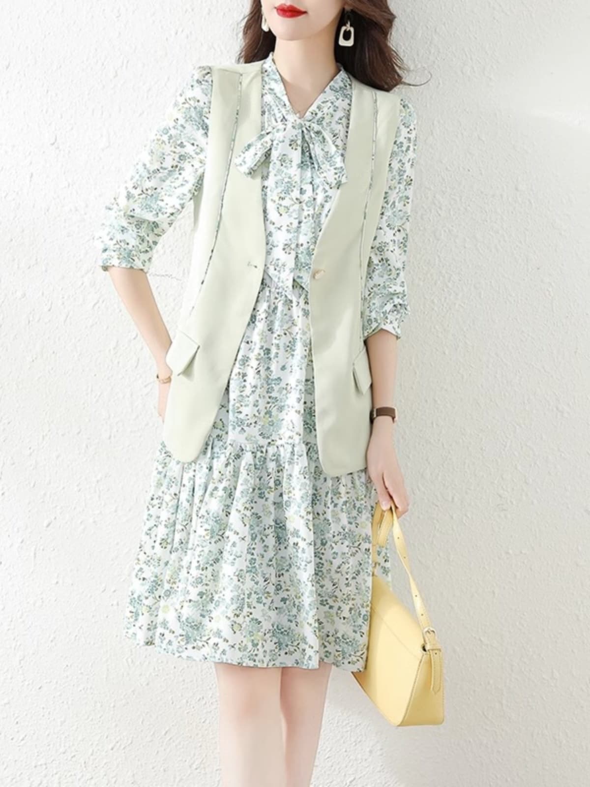 フラワープリントワンピース＆ジレベストセット｜デート服