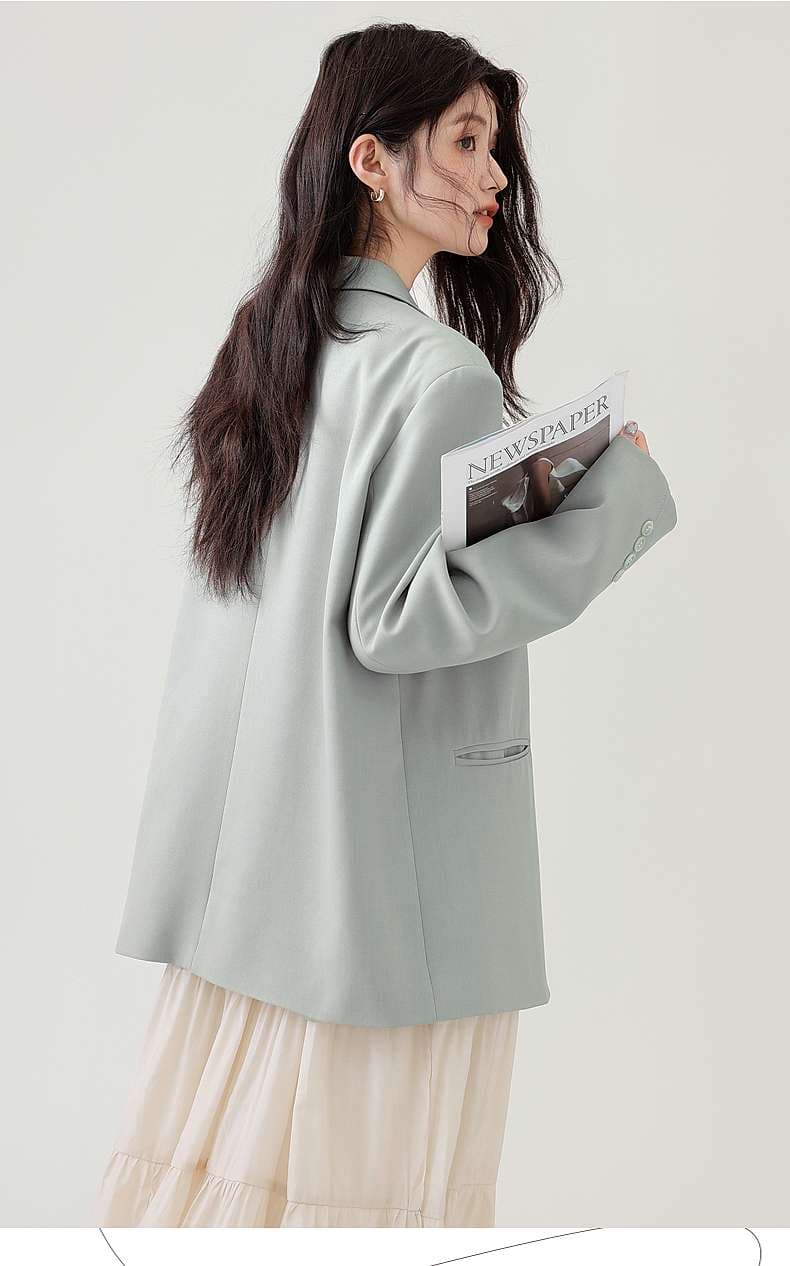 春の羽織りにぴったりな、オーバーサイズテーラードジャケット｜デート服