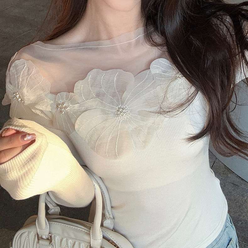 花柄メッシュ装飾オフショルダーニット｜デート服