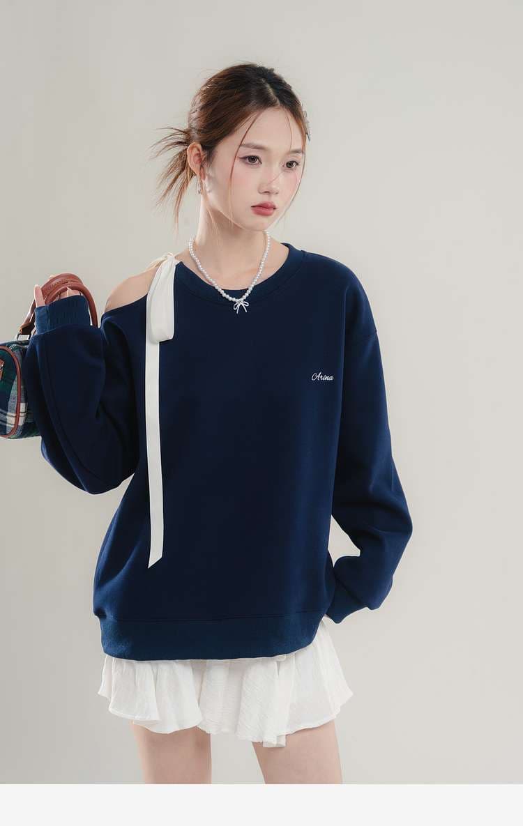 リボンアクセント付きスウェットトップス｜デート服