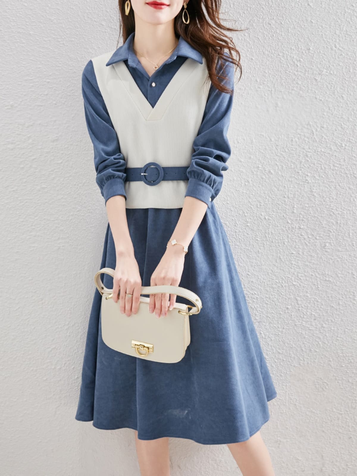 好感度も着回し力も抜群な、ニットベスト付きシャツワンピースセット｜デート服