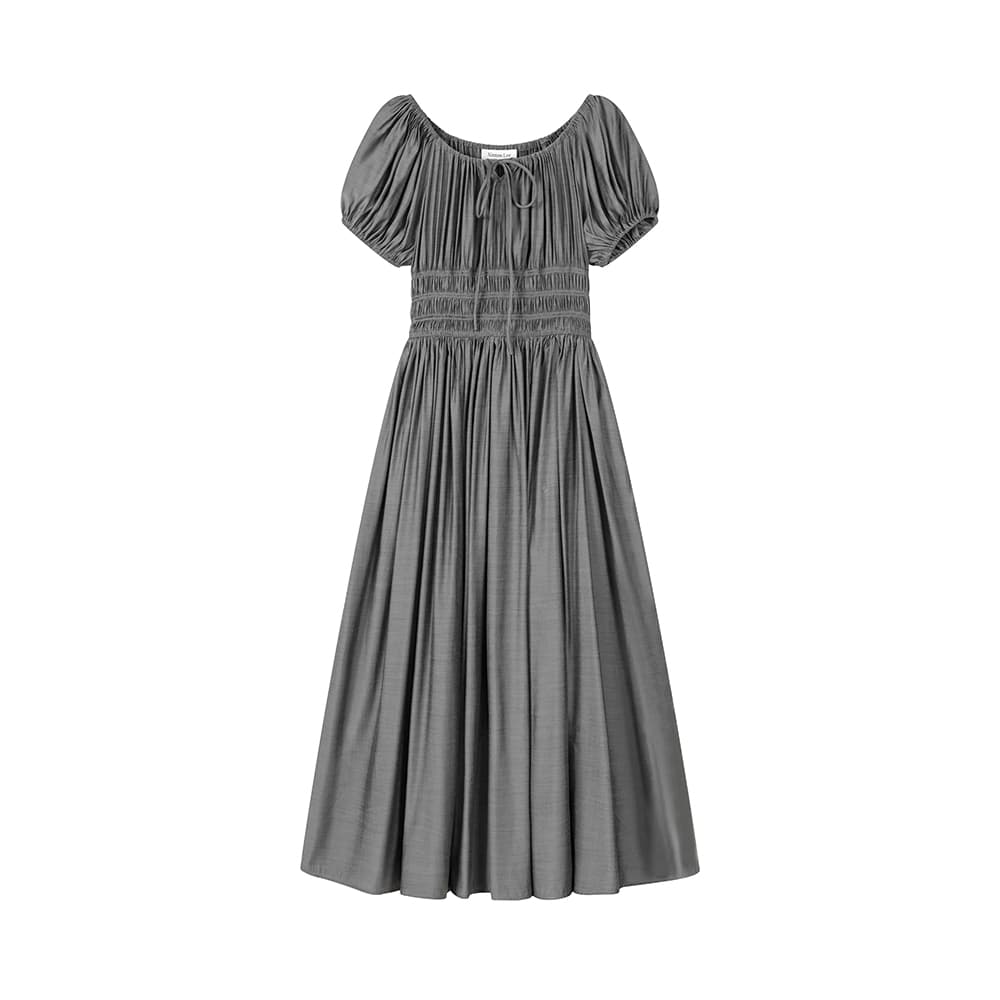 シャーリングパフスリーブワンピース｜デート服