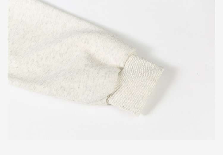 ロゴ刺繍スウェット｜デート服