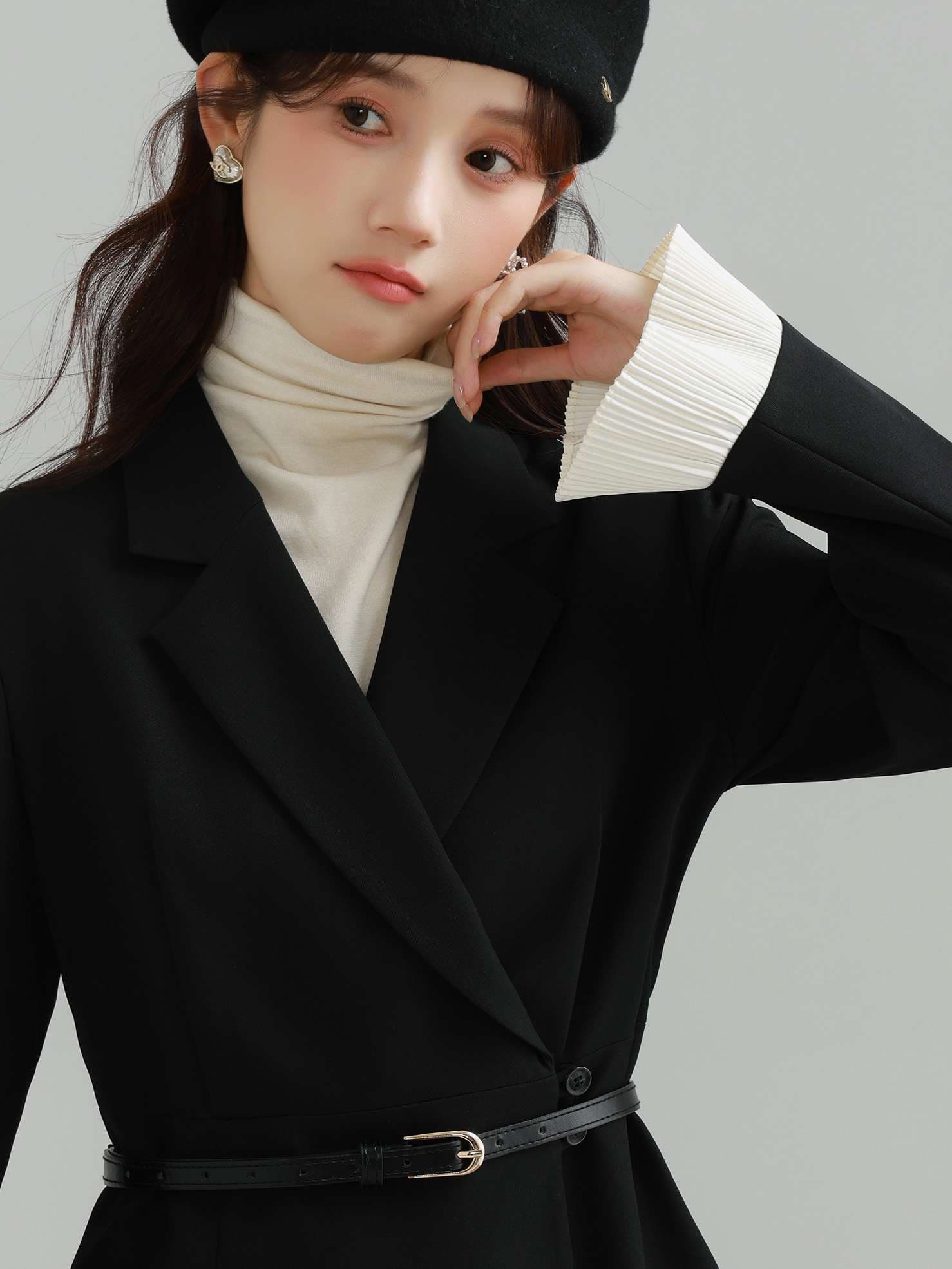 プリーツヘムベルト付きジャケットワンピース｜デート服